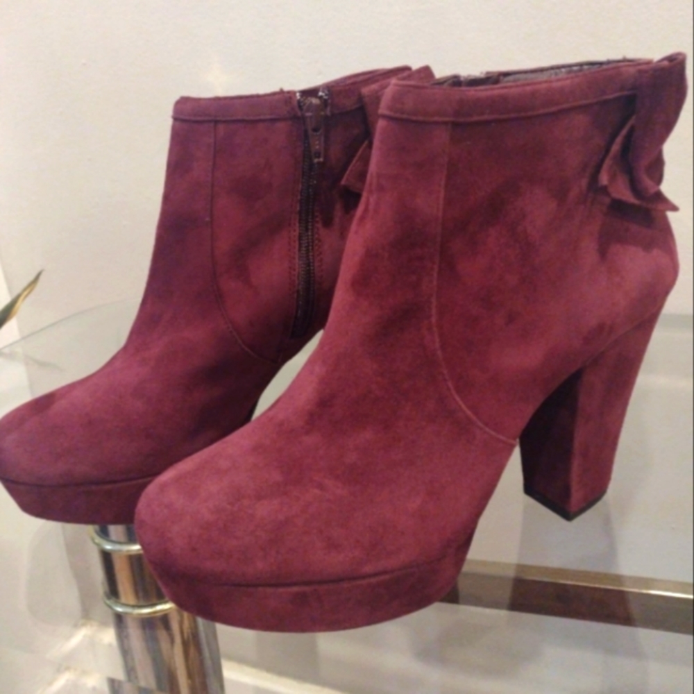 Gianni Bini plum High Heels size 9.5